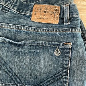Volcom jeans 36/30 dark blue.  Nice shape broken in